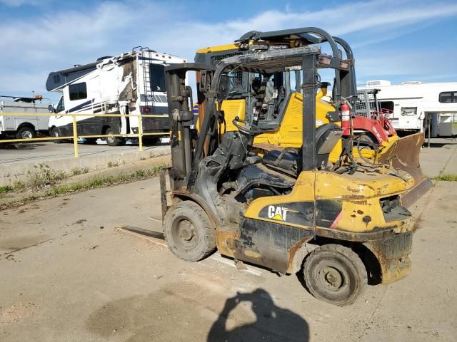 2008 Caterpillar AD22 Forklift