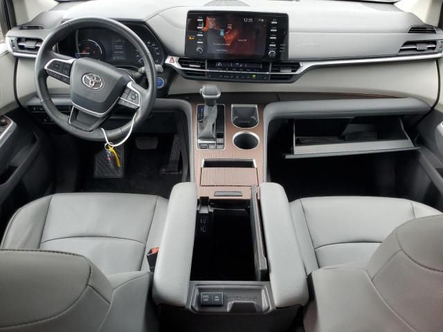 2022 Toyota Sienna XLE