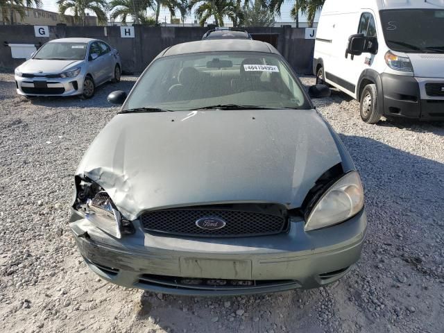 2005 Ford Taurus SE