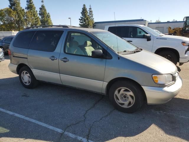 1999 Toyota Sienna LE