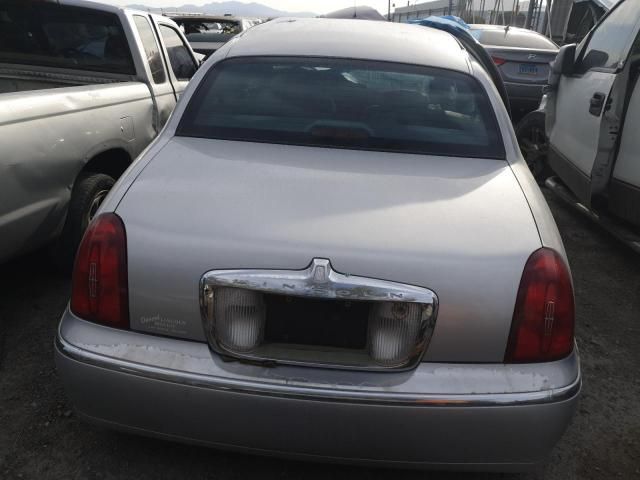 2000 Lincoln Town Car Executive