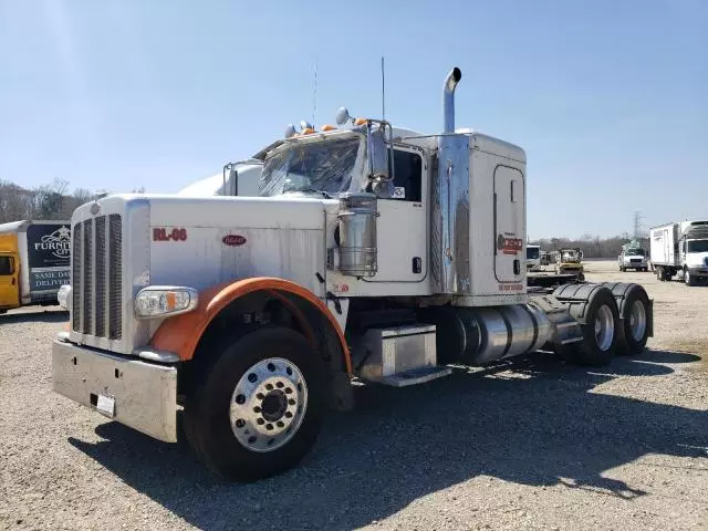 2015 Peterbilt 389 Semi Truck