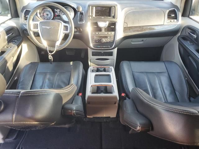 2015 Chrysler Town & Country Touring L