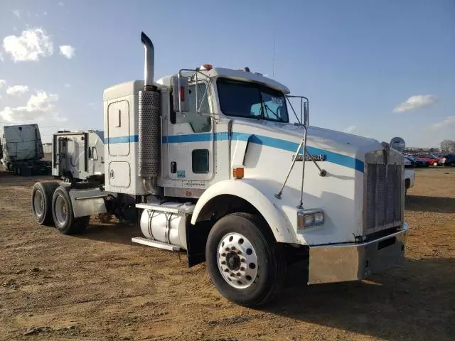 2006 Kenworth Construction T800