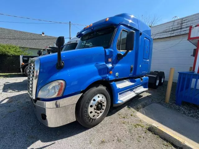 2012 Freightliner Cascadia 125