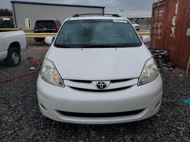 2010 Toyota Sienna XLE