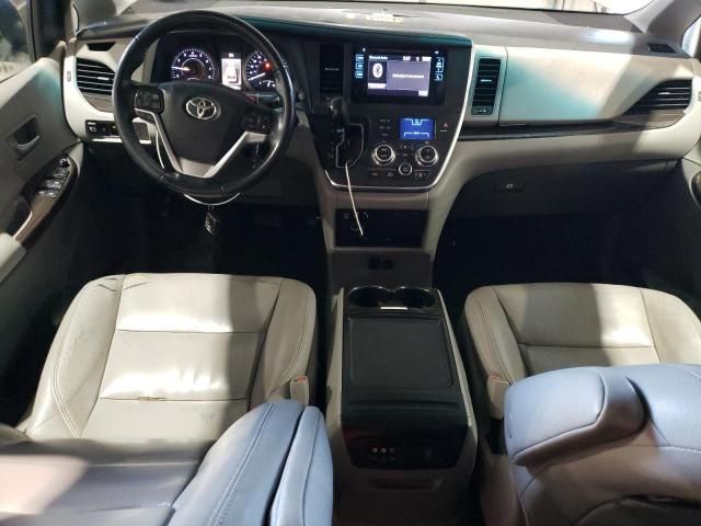 2016 Toyota Sienna XLE