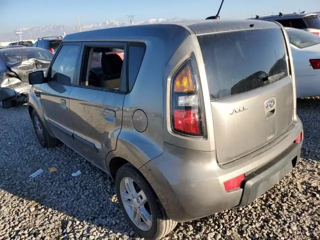 2010 KIA Soul +