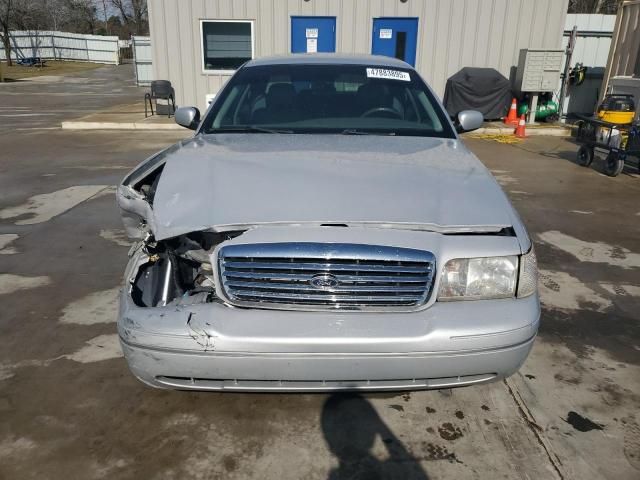 2003 Ford Crown Victoria LX