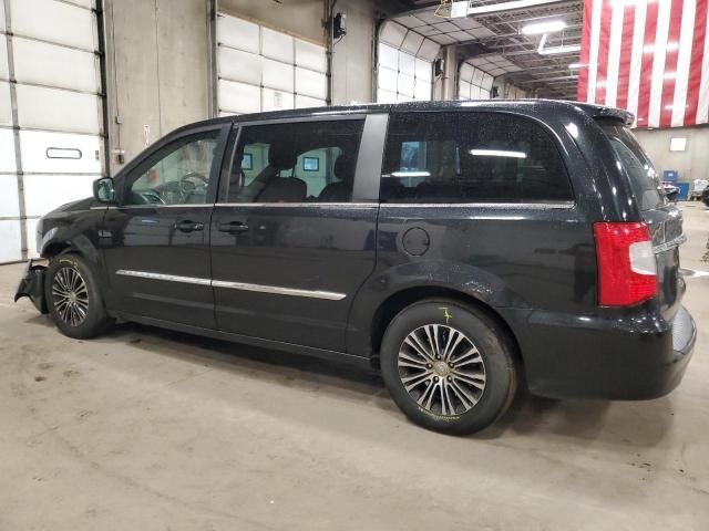 2014 Chrysler Town & Country S