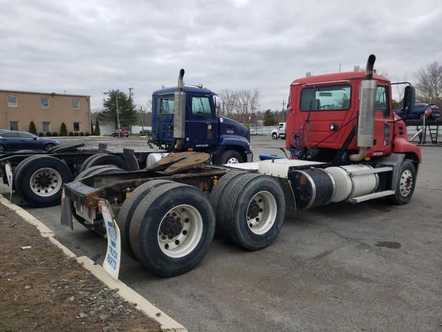 2007 Mack 600 CXN600