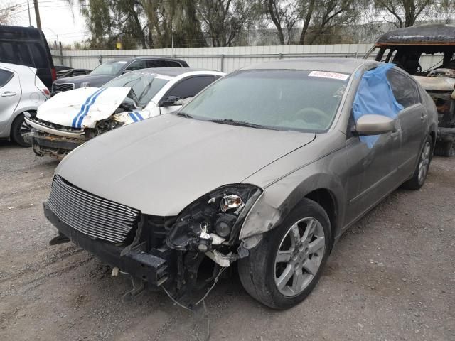 2004 Nissan Maxima SE