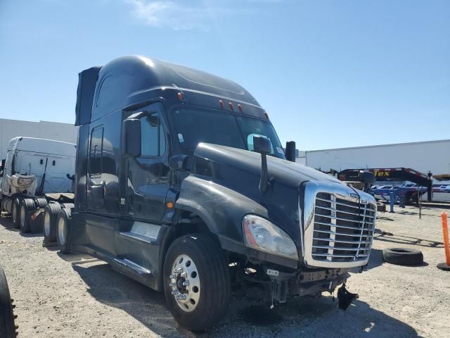 2016 Freightliner Cascadia 125 Semi Truck