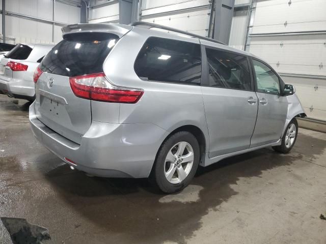 2019 Toyota Sienna LE