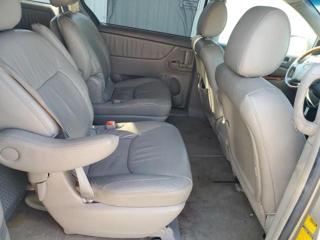 2010 Toyota Sienna XLE