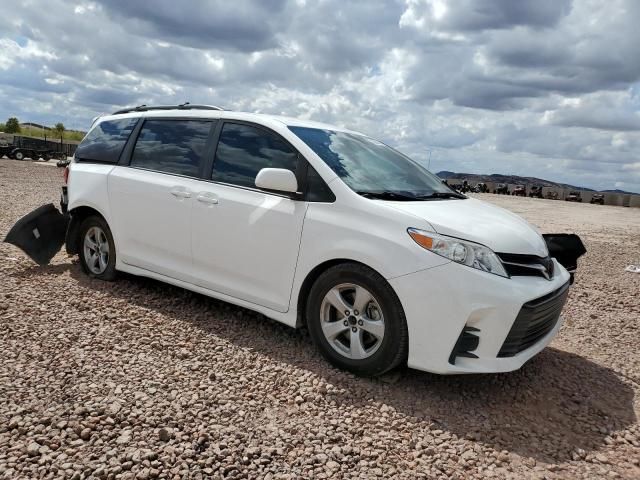 2018 Toyota Sienna LE