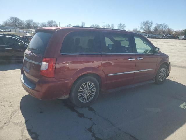 2013 Chrysler Town & Country Touring L