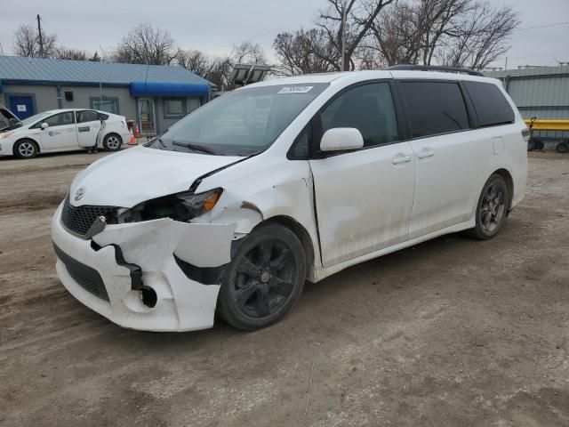 2012 Toyota Sienna Sport