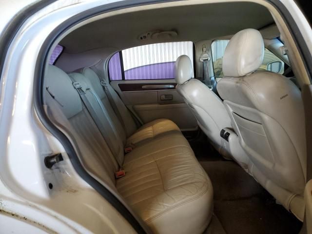 2004 Lincoln Town Car Executive