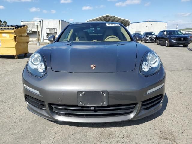 2015 Porsche Panamera S