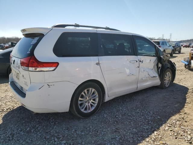 2014 Toyota Sienna XLE