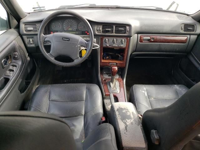 2000 Volvo S70 Base