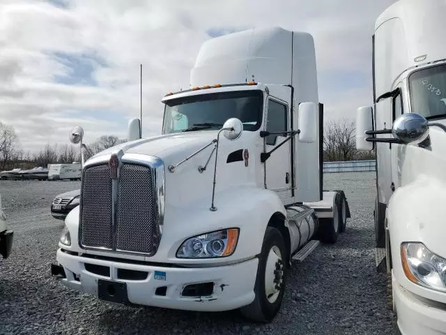 2013 Kenworth T660 Semi Truck