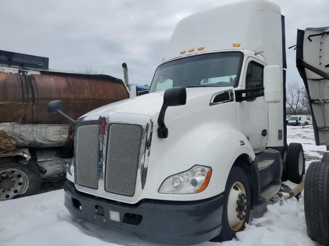 2016 Kenworth T680 Semi Truck