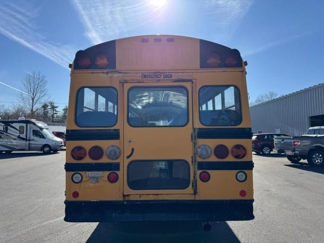 2002 Freightliner Chassis FS65