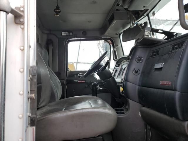 2007 Kenworth Construction T800