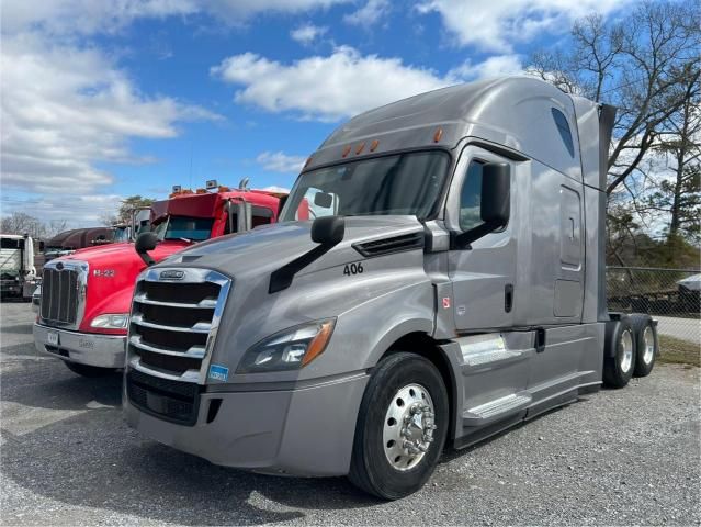 2020 Freightliner Cascadia 126