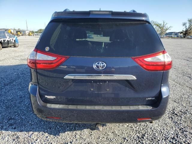 2018 Toyota Sienna XLE