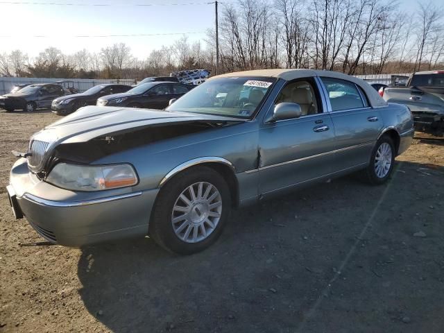 2004 Lincoln Town Car Executive