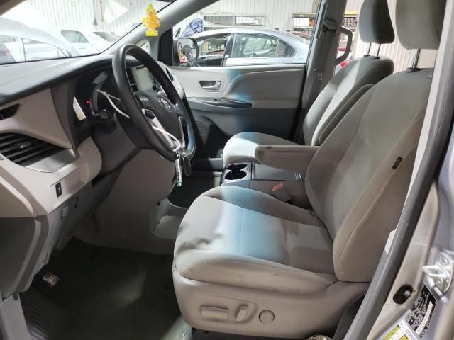 2017 Toyota Sienna LE