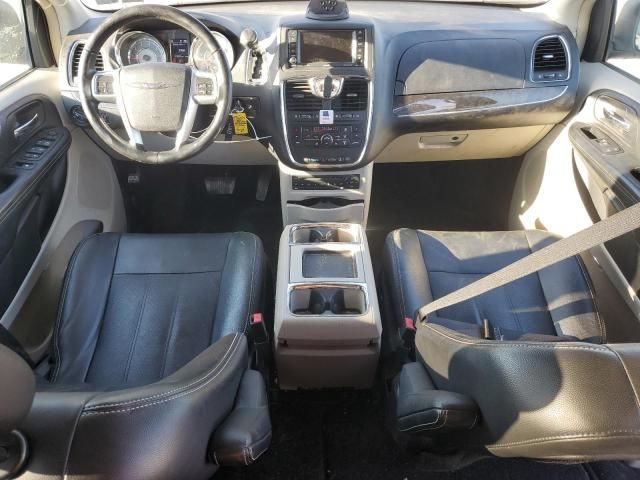 2011 Chrysler Town & Country Touring L