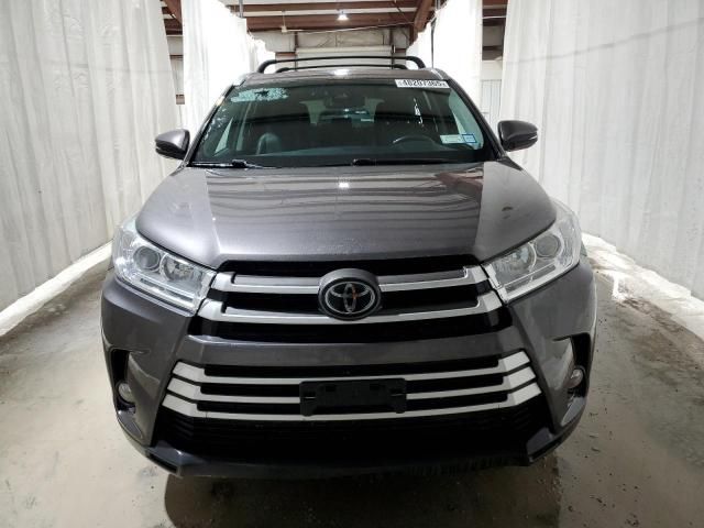 2017 Toyota Highlander SE