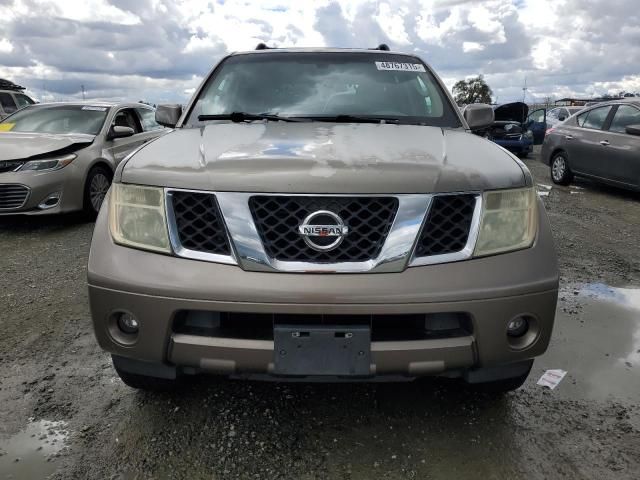 2005 Nissan Pathfinder LE