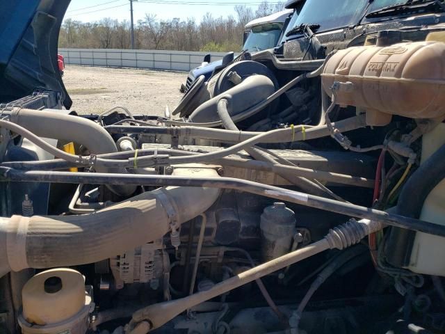 2005 Freightliner Columbia Semi Truck