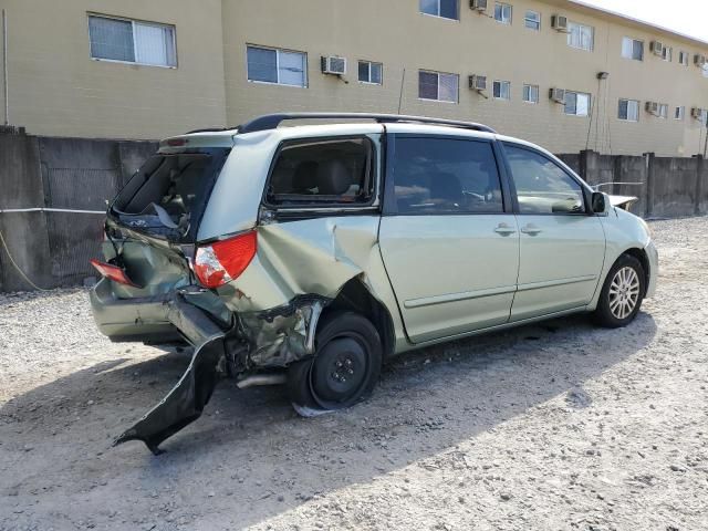 2010 Toyota Sienna XLE