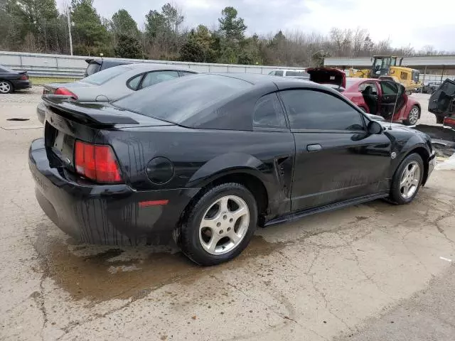 2004 Ford Mustang