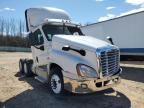 2014 Freightliner Cascadia Semi Truck