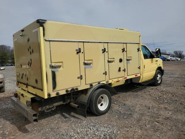 2019 Ford Econoline E450 Super Duty Cutaway Van