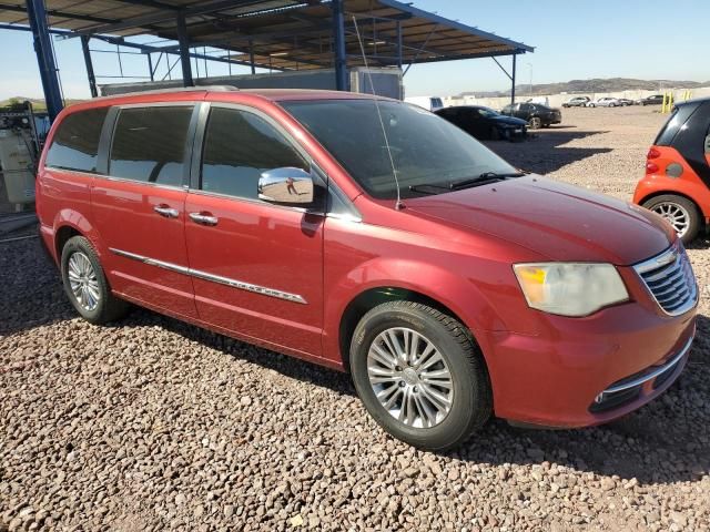 2014 Chrysler Town & Country Touring L