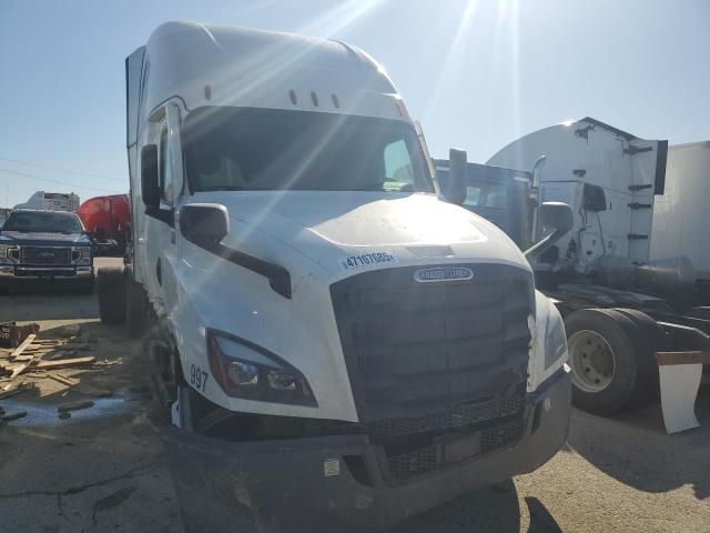 2021 Freightliner Cascadia Semi Truck