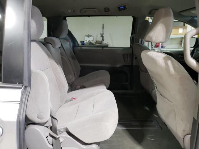 2017 Toyota Sienna LE