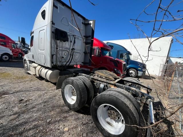 2019 Freightliner Cascadia 126