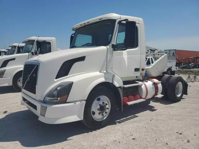 2006 Volvo VN Semi Truck