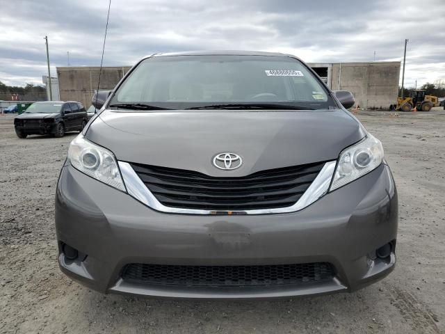 2013 Toyota Sienna LE