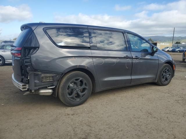 2022 Chrysler Pacifica Hybrid Limited