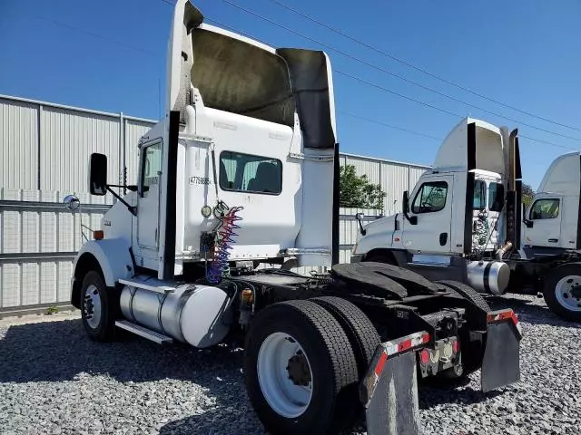 2009 Kenworth T800 Semi Truck